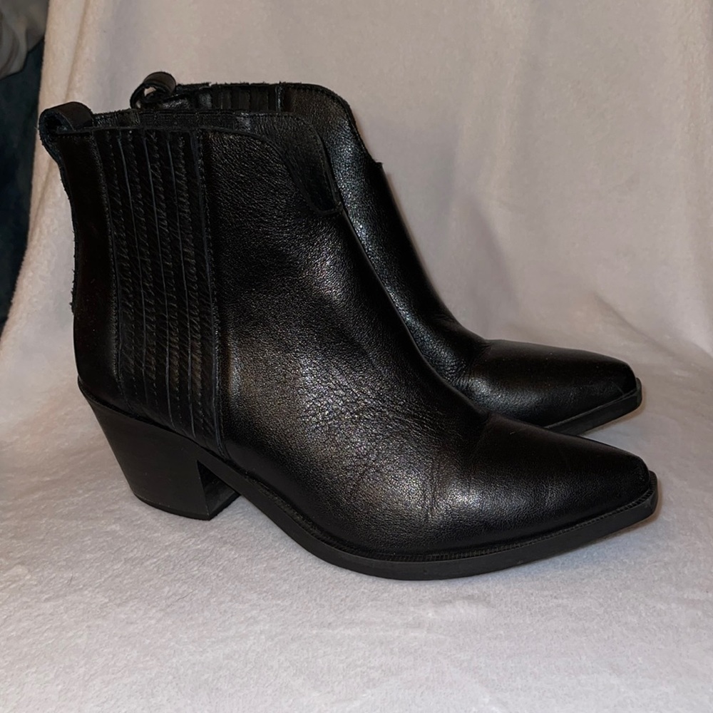 Steve Madden 7 Webster Boots
